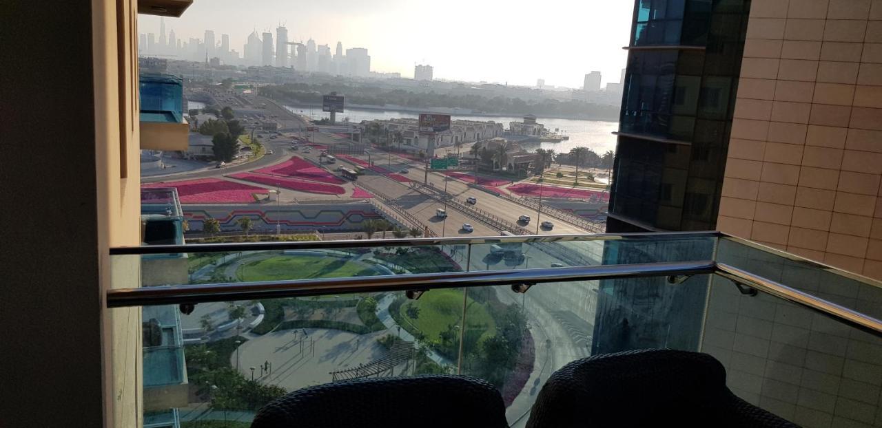 Tulip Creek Hotel Apartments Dubai Bagian luar foto