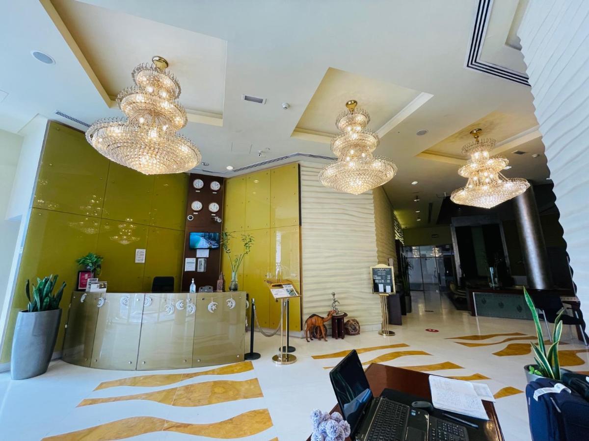 Tulip Creek Hotel Apartments Dubai Bagian luar foto