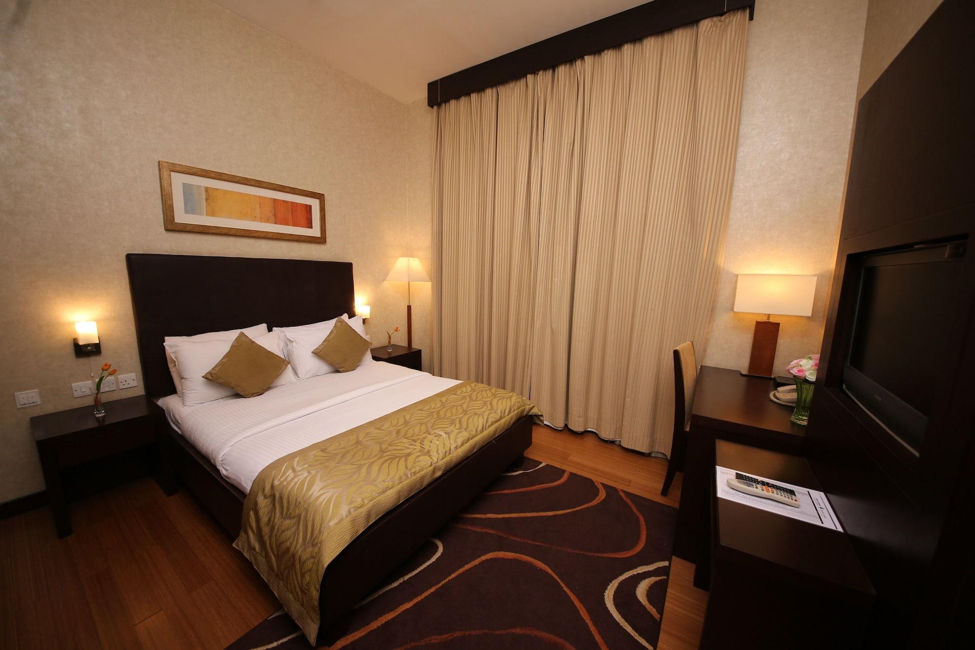 Tulip Creek Hotel Apartments Dubai Bagian luar foto