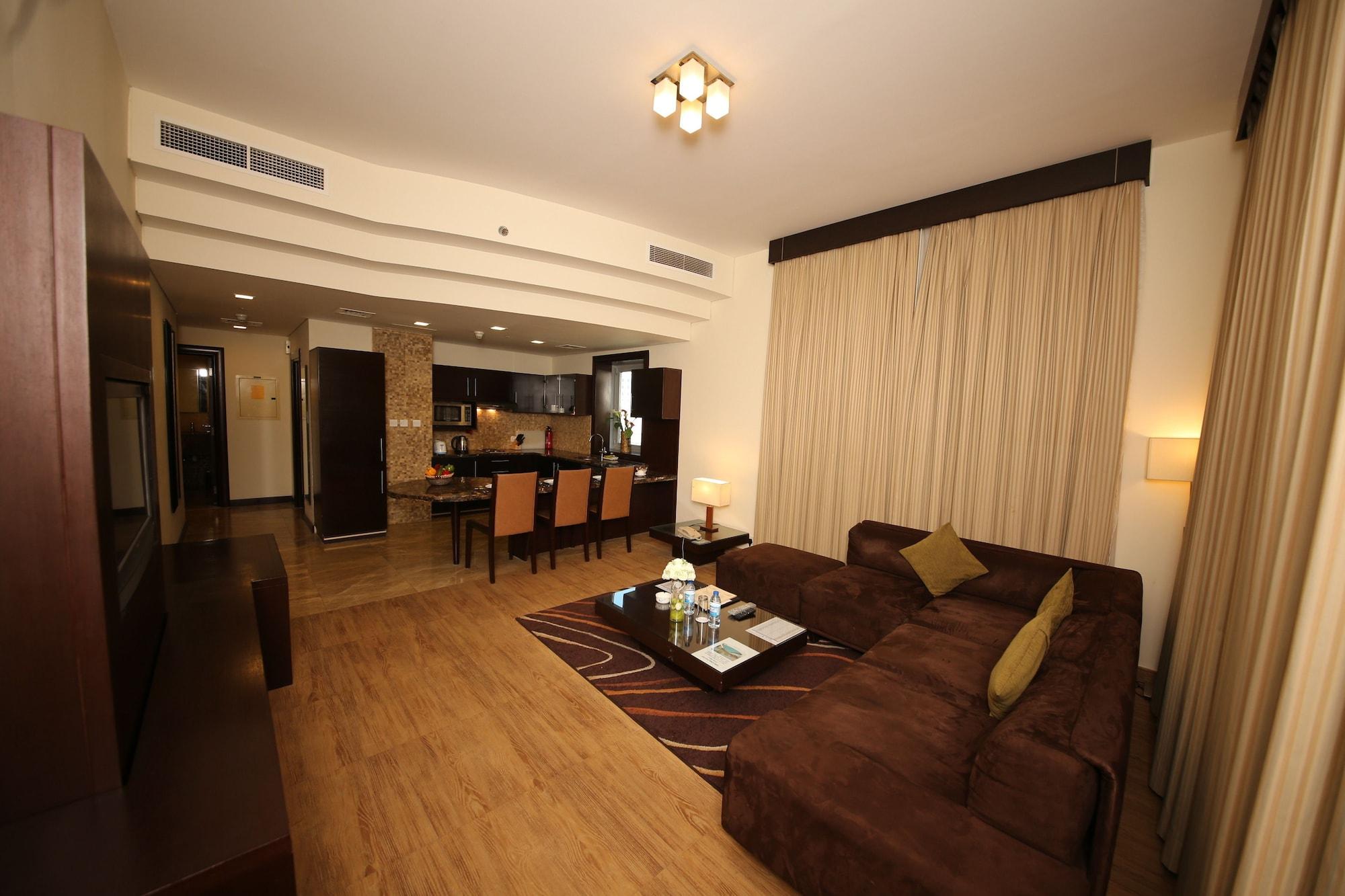 Tulip Creek Hotel Apartments Dubai Bagian luar foto