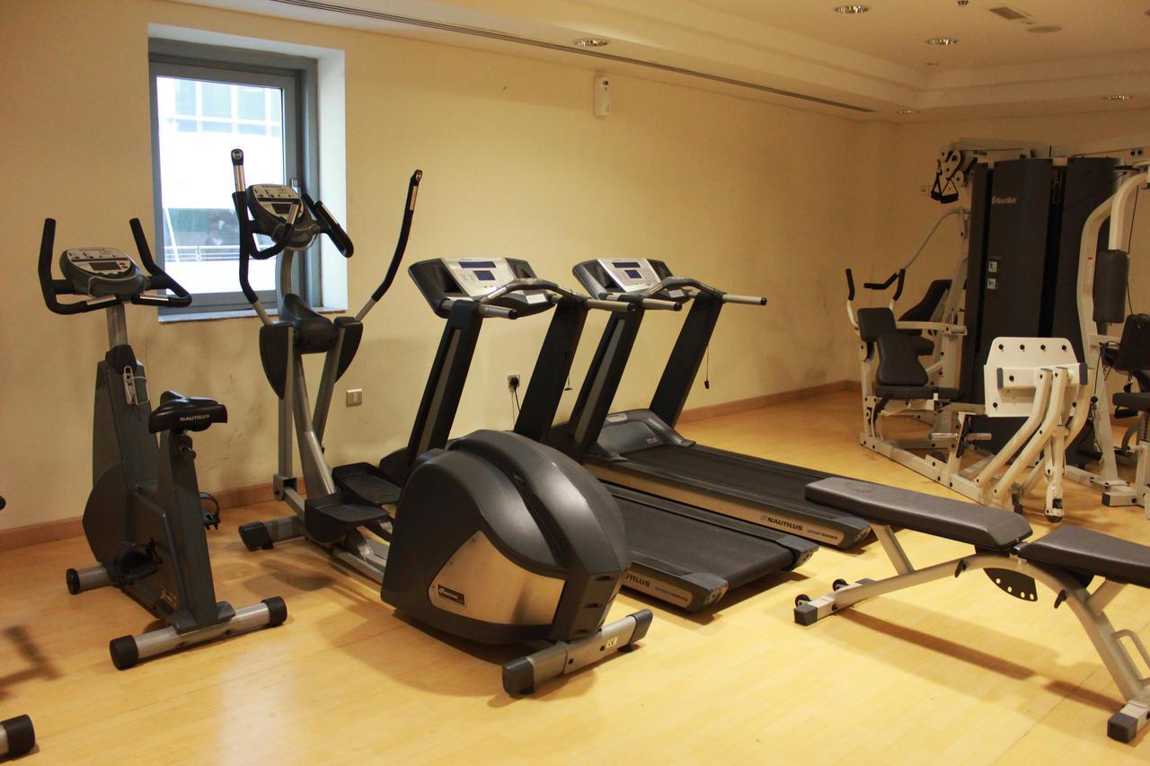Tulip Creek Hotel Apartments Dubai Bagian luar foto