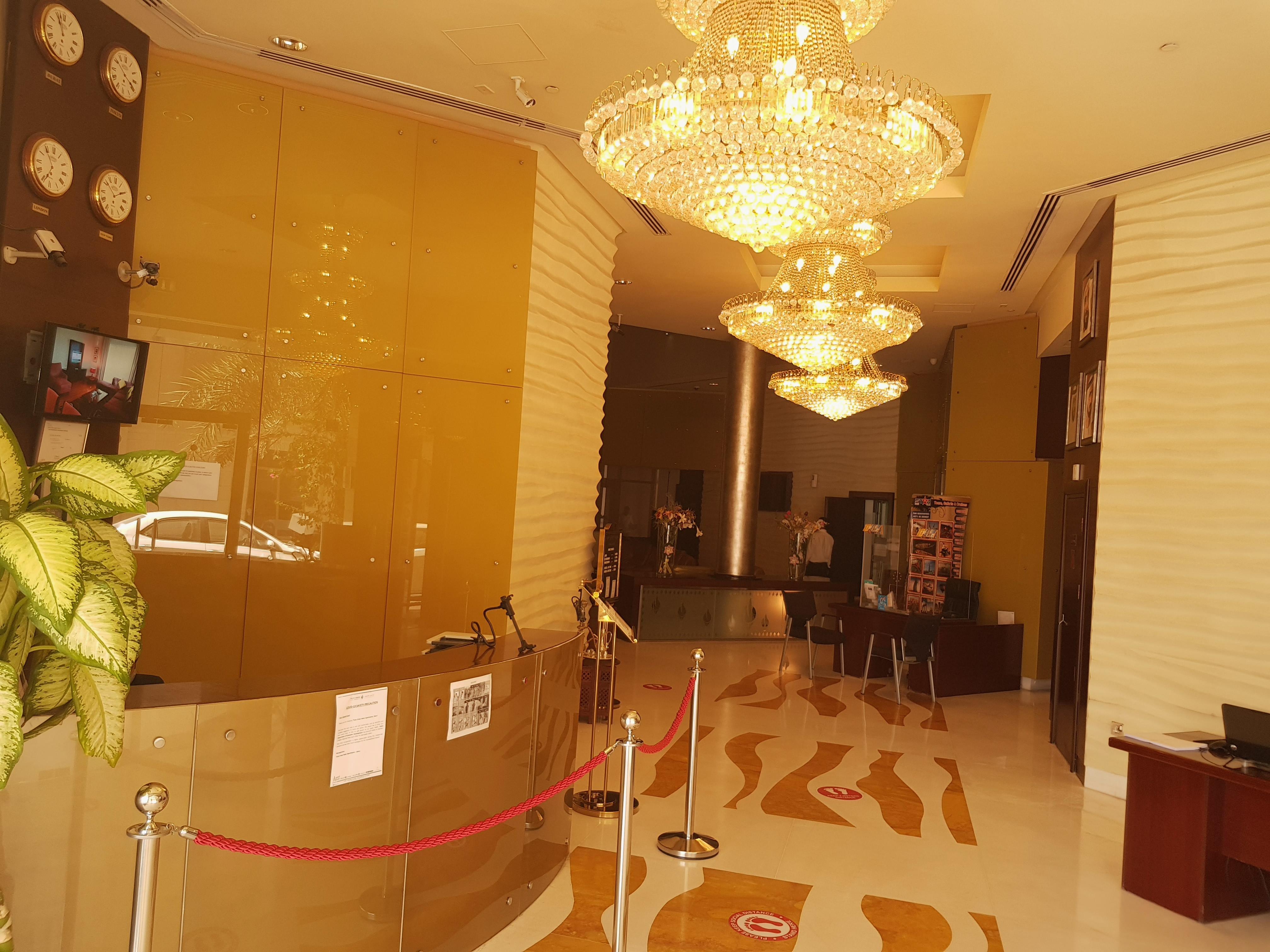 Tulip Creek Hotel Apartments Dubai Bagian luar foto