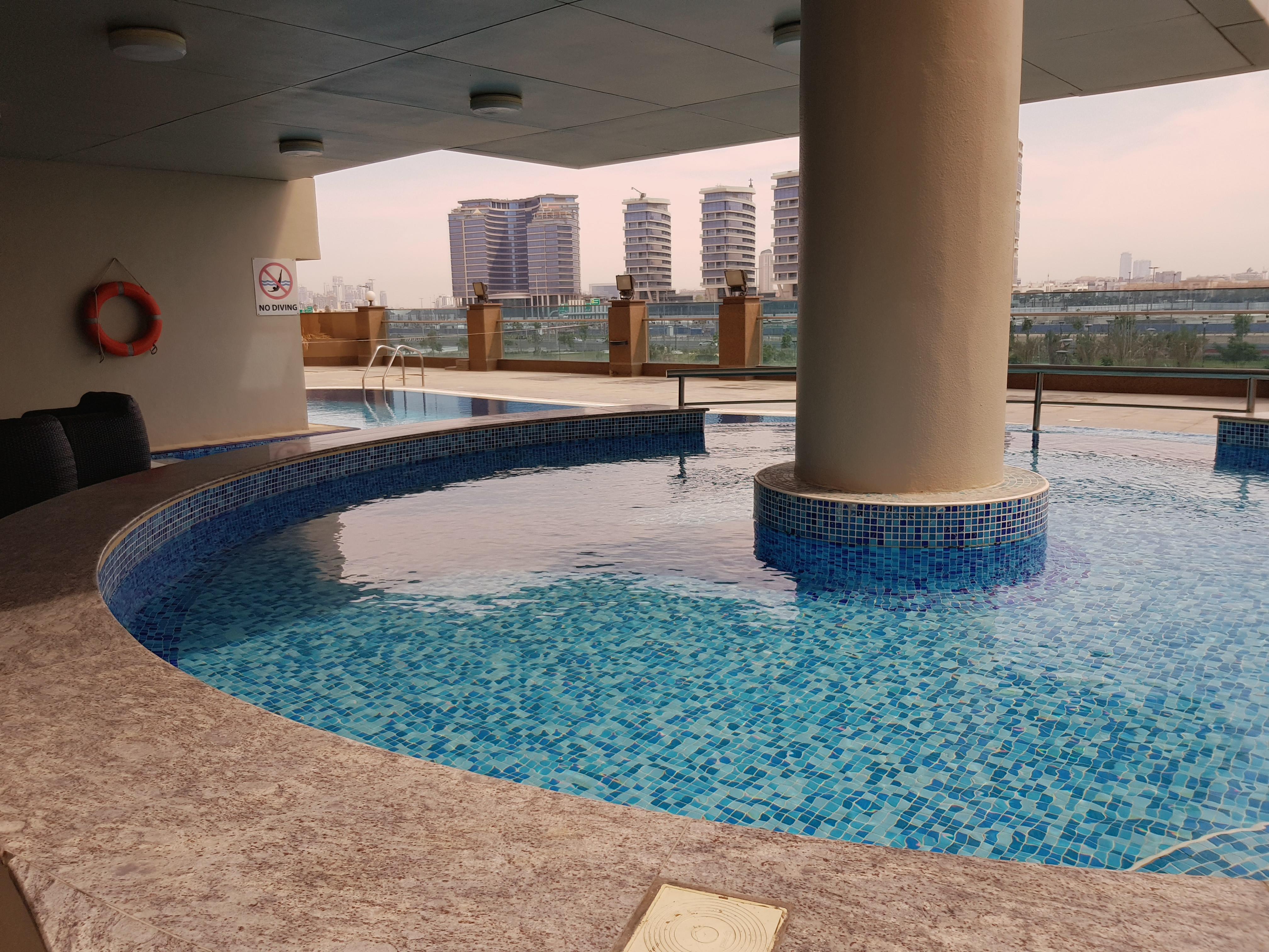 Tulip Creek Hotel Apartments Dubai Bagian luar foto