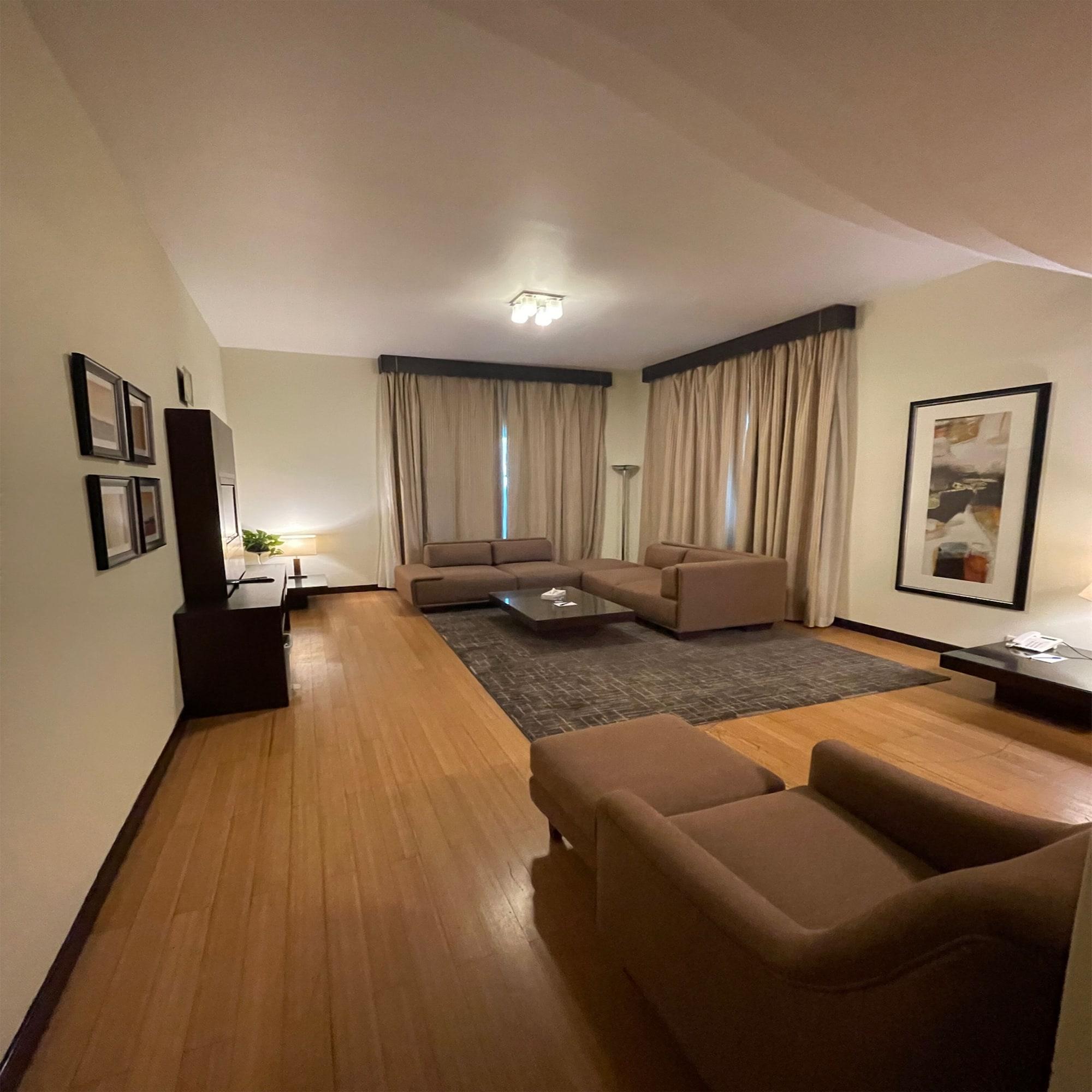 Tulip Creek Hotel Apartments Dubai Bagian luar foto