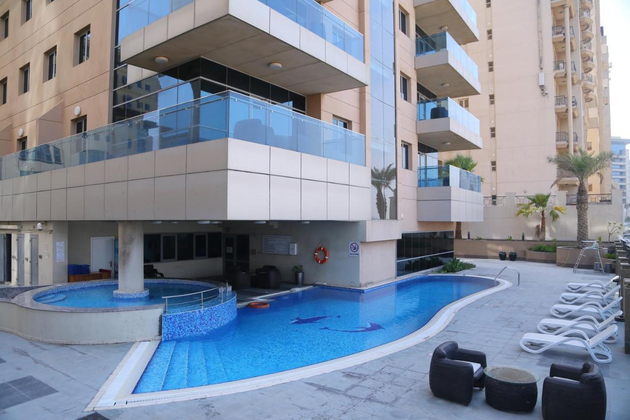 Tulip Creek Hotel Apartments Dubai Bagian luar foto